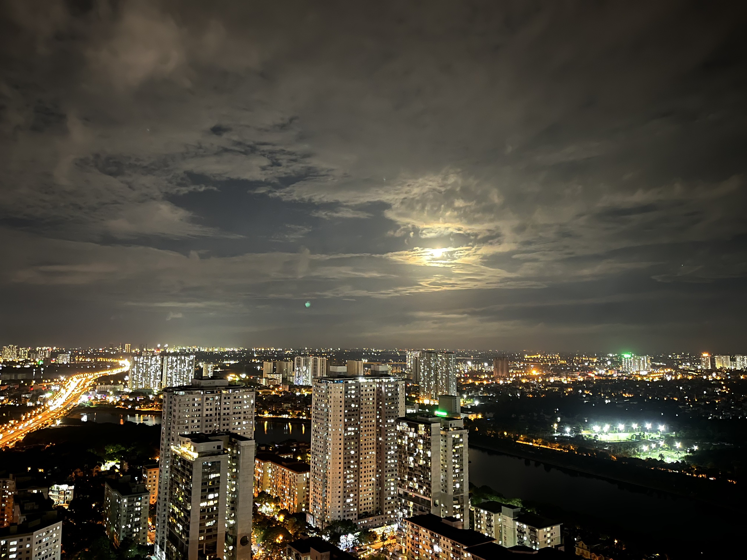 Ch&ugrave;m thơ của Linh Chi (Nguyễn Trọng Thắng) 